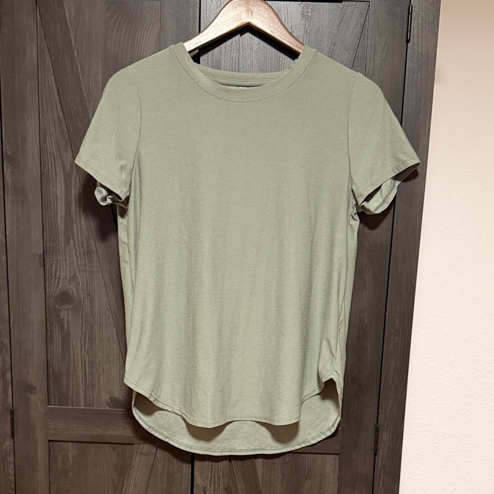Beyond Yoga Featherweight On The Down Low Tshirt